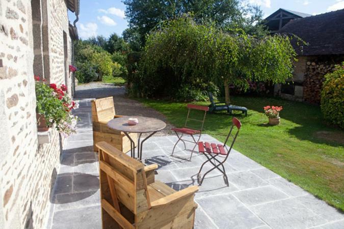 Chambre D'Hote Courtoux Saint-Denis-sur-Sarthon Buitenkant foto