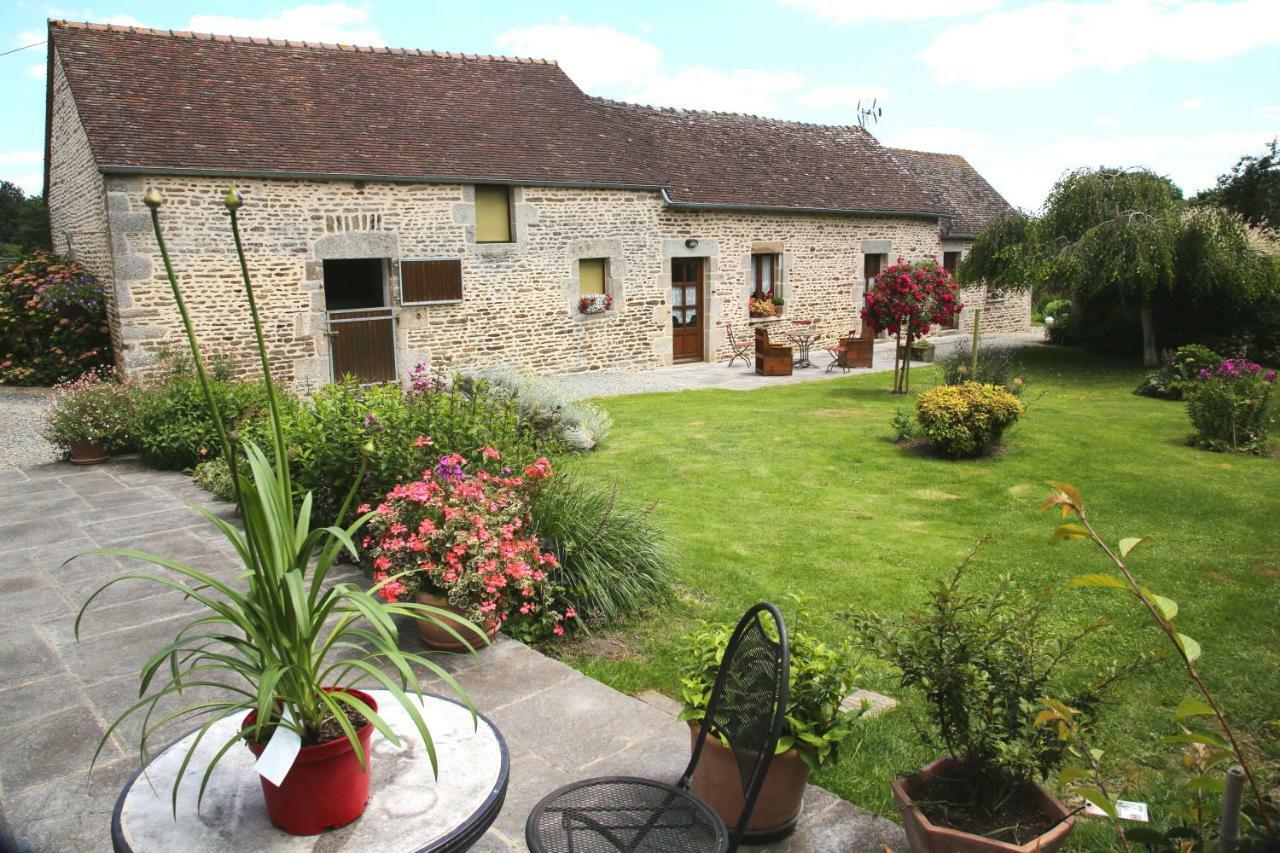 Chambre D'Hote Courtoux Saint-Denis-sur-Sarthon Buitenkant foto